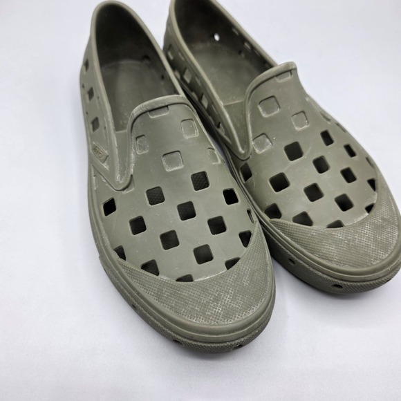 VANS TRK Shoes Womens 6 Green Rubber Breathable Slip On Waterproof Lightweight - Picture 2 of 14